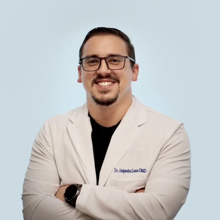 Plantation dentist Doctor Alejandro Lamas